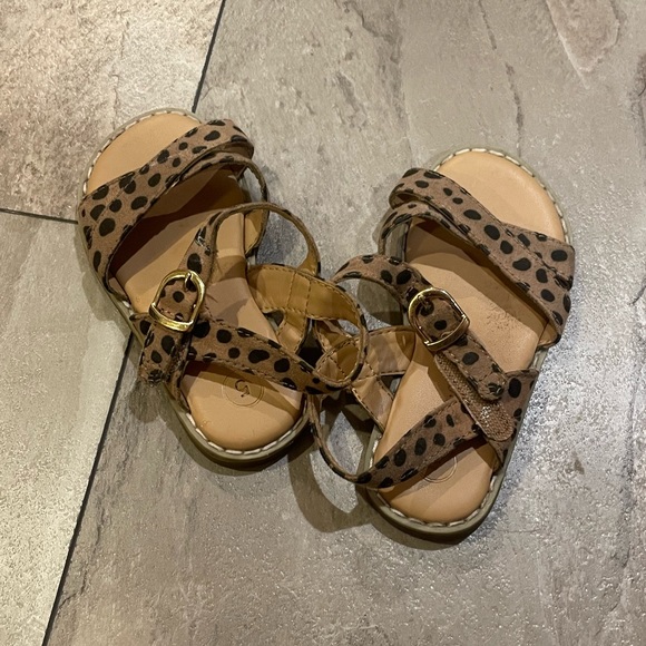 Sandals - Picture 2 of 4